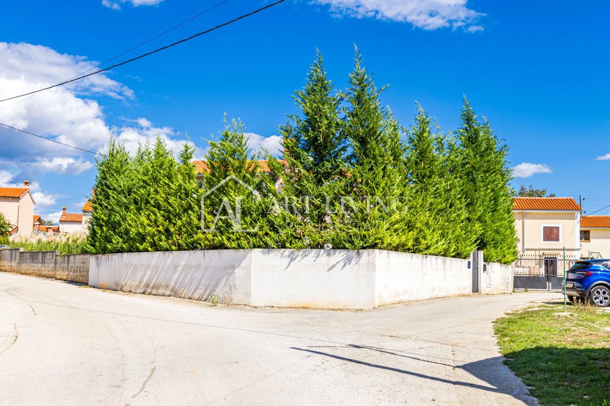 Istria, Sanvincenti, dintorni - una casa spaziosa con piscina in una posizione tranquilla e bella