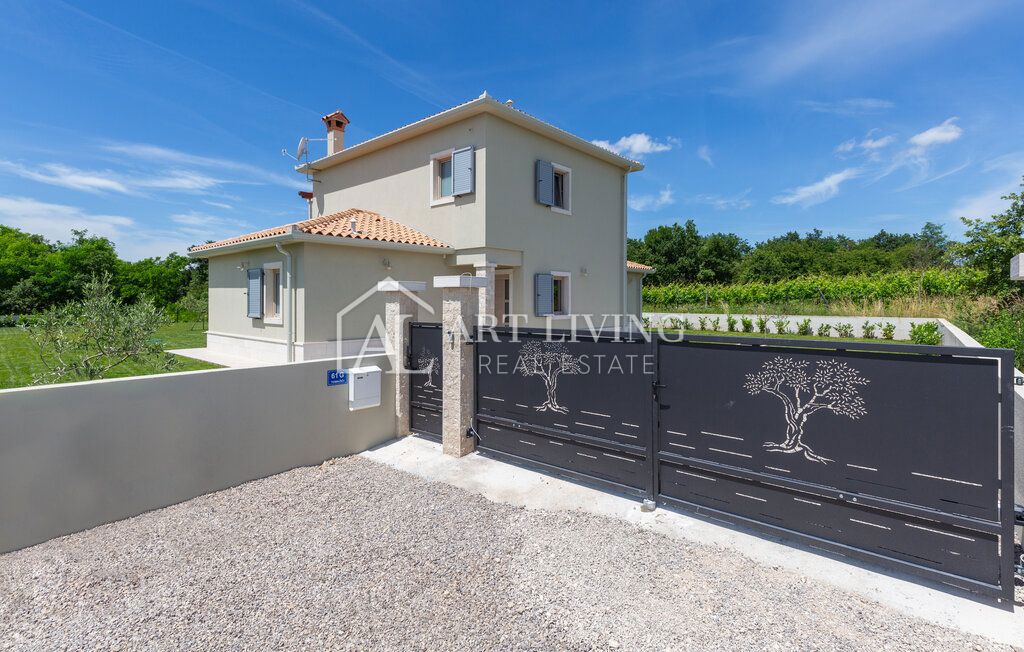 Istria, Labin, dintorni - una bella casa con una grande piscina e un bellissimo giardino 