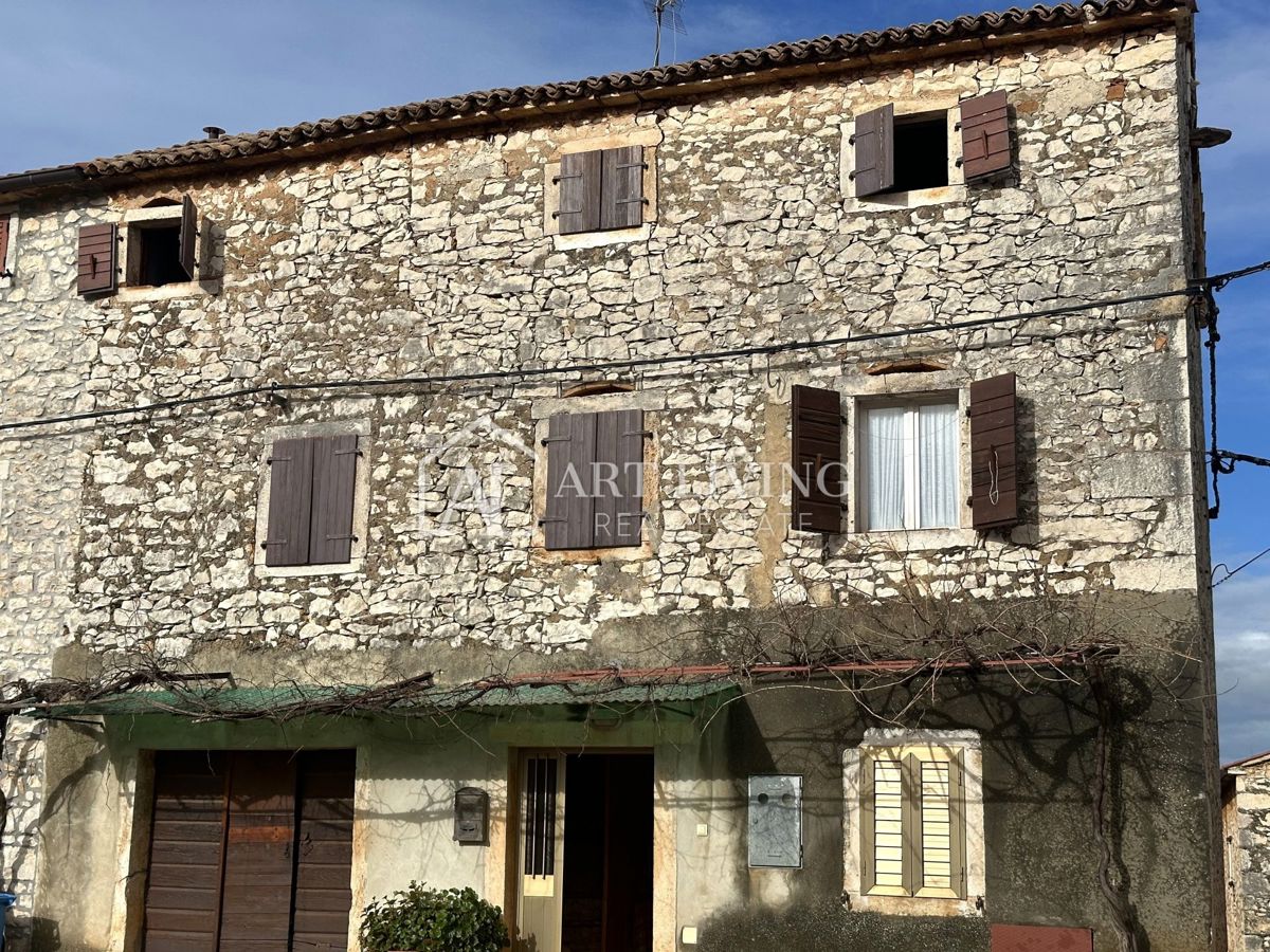 Istria, Brtonigla, dintorni - autentica casa in pietra istriana da ristrutturare