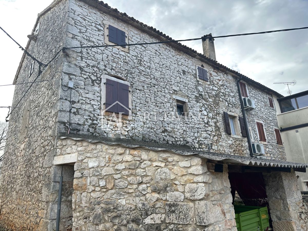 Istria, Brtonigla, dintorni - autentica casa in pietra istriana da ristrutturare