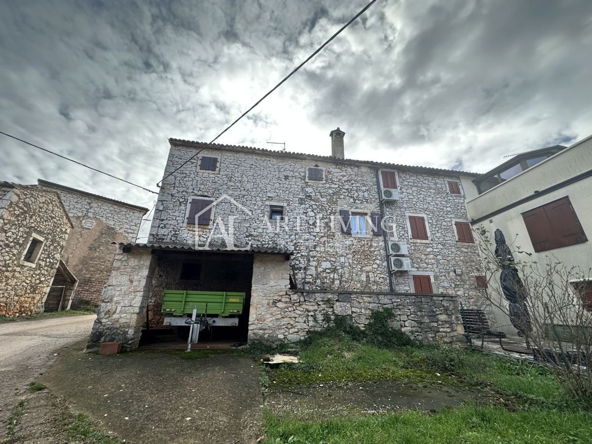 Istria, Brtonigla, dintorni - autentica casa in pietra istriana da ristrutturare