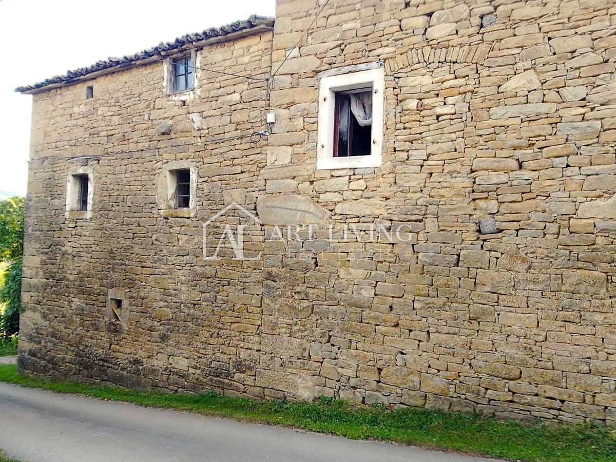 Buzet, dintorni – casa in pietra autentica da ristrutturare – OCCASIONE!