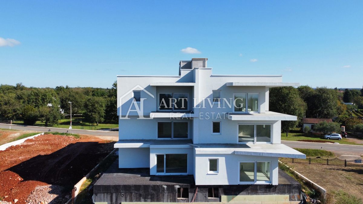 Umago, dintorni – 2 camere da letto + soggiorno, piscina in comune, a 400 m dal mare, OCCASIONE!