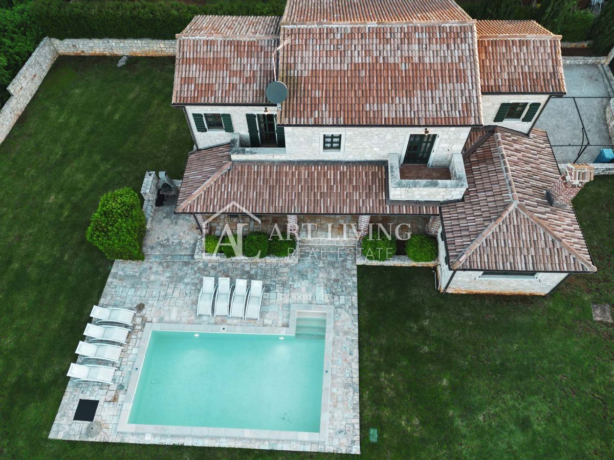 Parenzo, dintorni - lussuosa villa rustica con piscina
