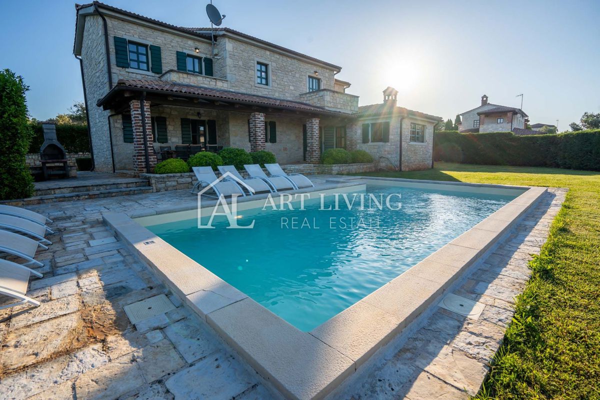 Parenzo, dintorni - lussuosa villa rustica con piscina