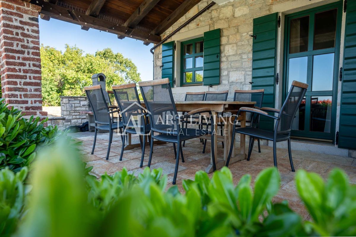 Parenzo, dintorni - lussuosa villa rustica con piscina
