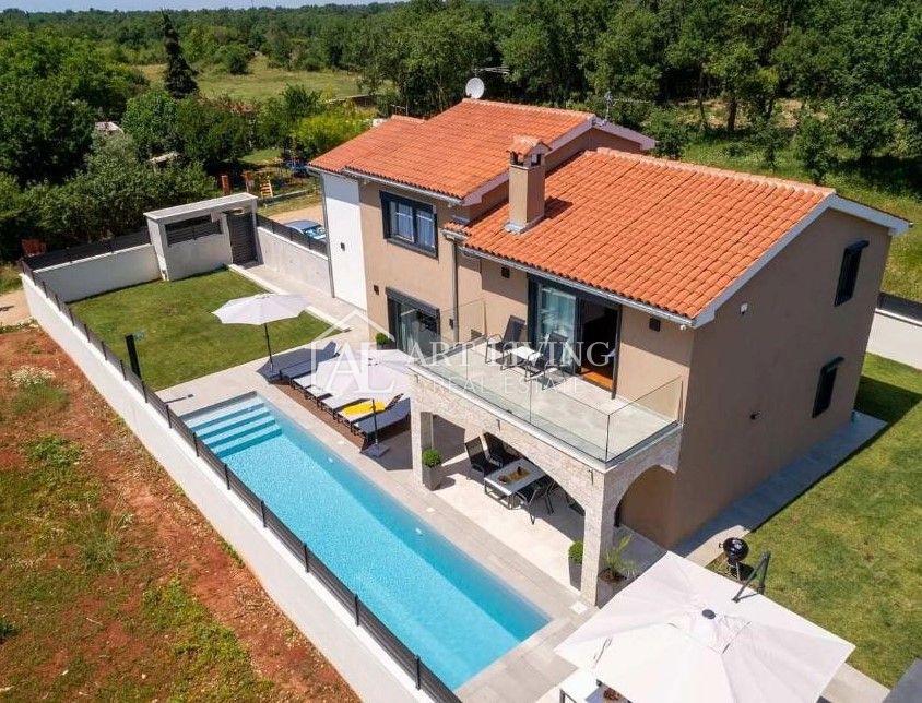 Parenzo-dintorni, Villa moderna con piscina a 6 km dal mare