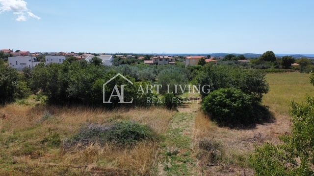 Dignano - dintorni, attraente terreno edificabile con vista mare