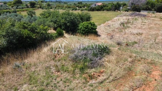Dignano - dintorni, attraente terreno edificabile con vista mare