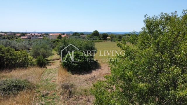 Dignano - dintorni, attraente terreno edificabile con vista mare