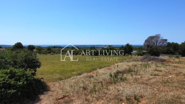 Dignano - dintorni, attraente terreno edificabile con vista mare