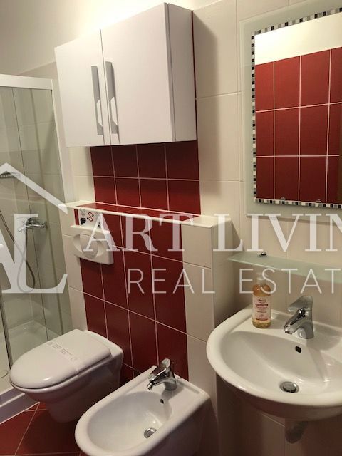 ISTRIA, POLA, dintorni - moderna casa indipendente a soli 150 m dal mare