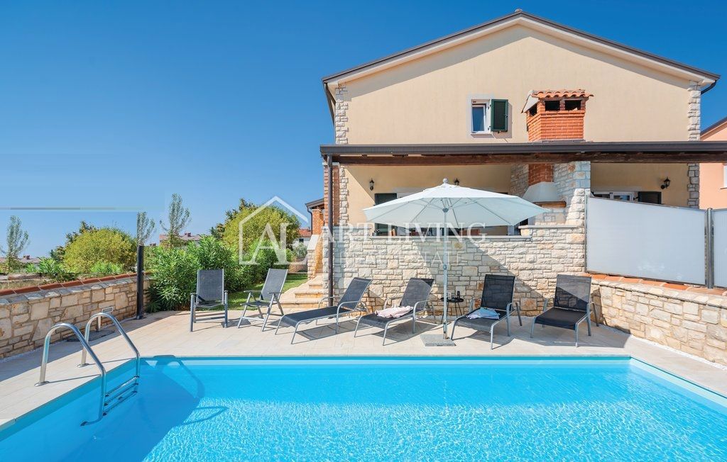 Umago - dintorni, villa bifamiliare in posizione TOP a 300 m dal mare