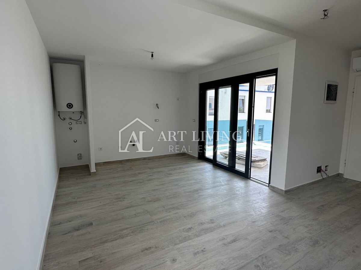 Istria, Umago, dintorni - grazioso appartamento al primo piano, 300 m dal mare