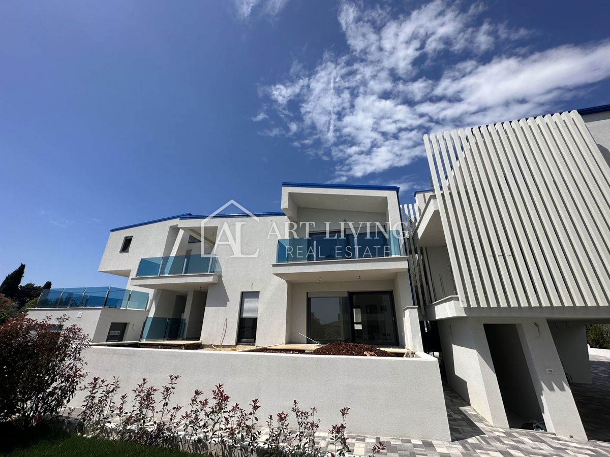 Istria, Umago, dintorni - grazioso appartamento al primo piano, 300 m dal mare