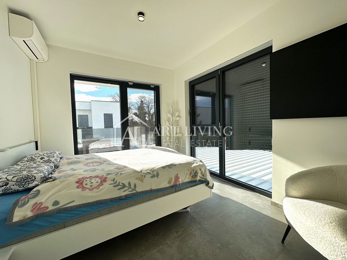 UMAGO – MODERNA CASA BIFAMILIARE CON PISCINA, 123 m² + 104 m² DI GIARDINO