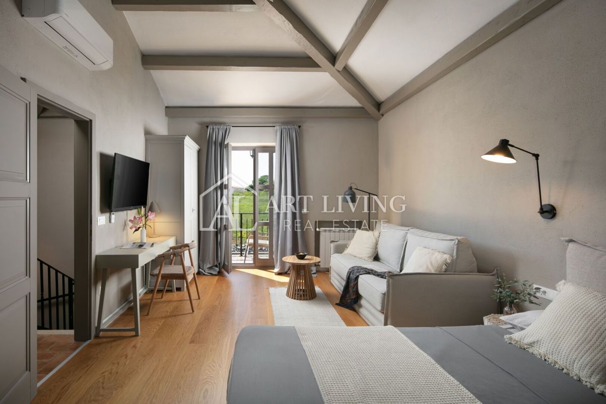 Parenzo, dintorni - lussuosa villa rustica con piscina - OCCASIONE