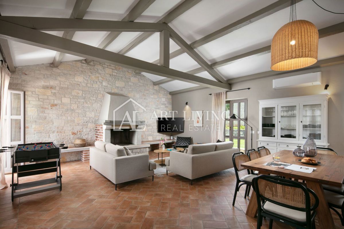 Parenzo, dintorni - lussuosa villa rustica con piscina - OCCASIONE