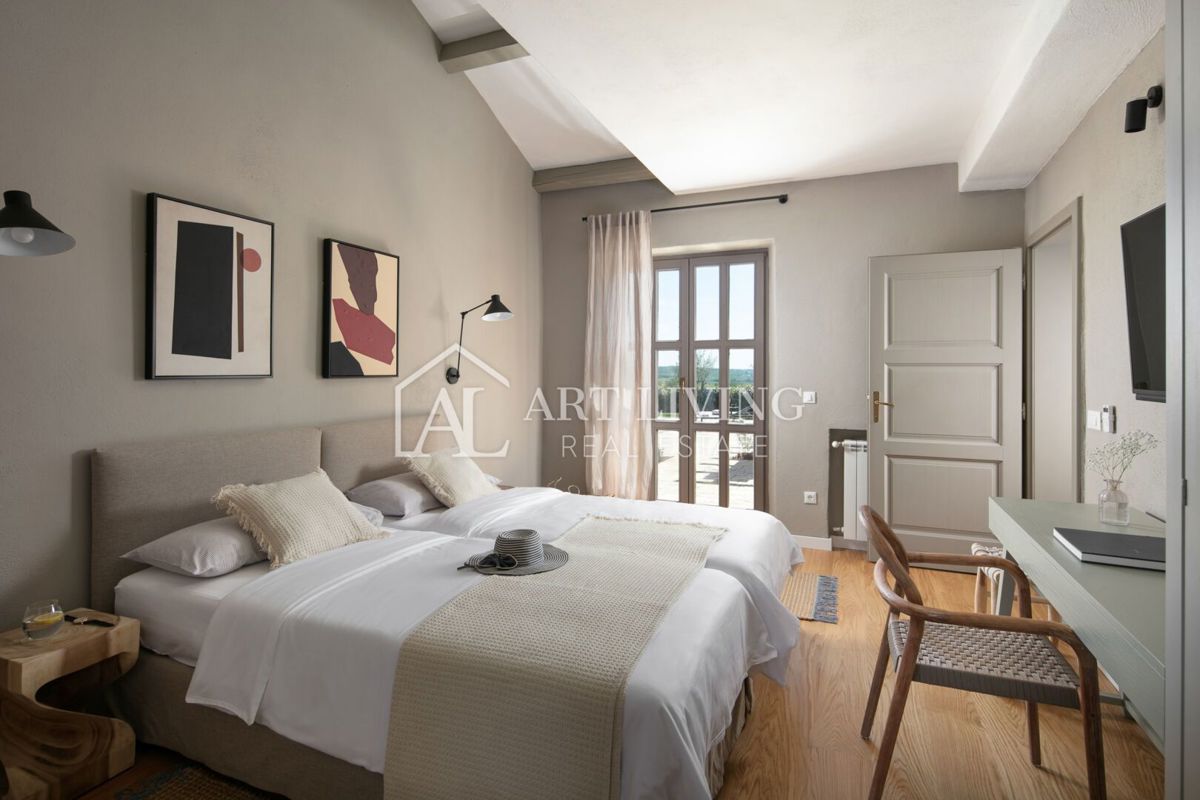 Parenzo, dintorni - lussuosa villa rustica con piscina - OCCASIONE