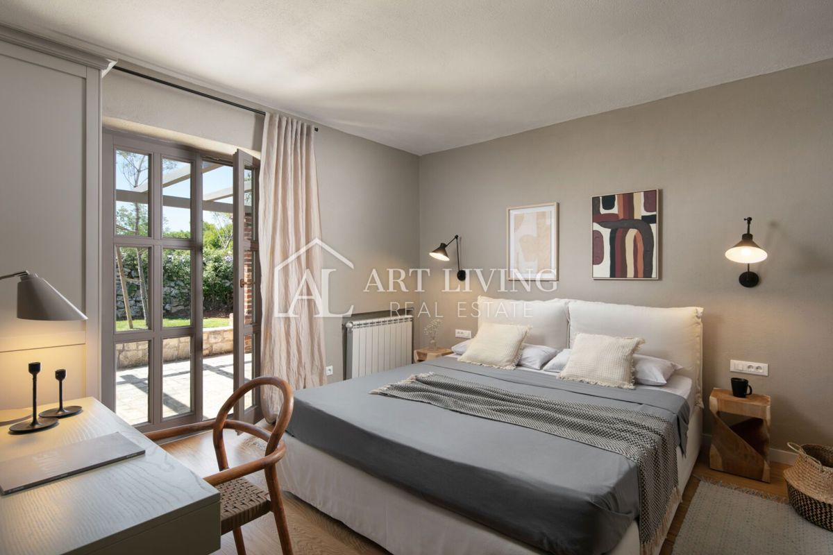 Parenzo, dintorni - lussuosa villa rustica con piscina - OCCASIONE