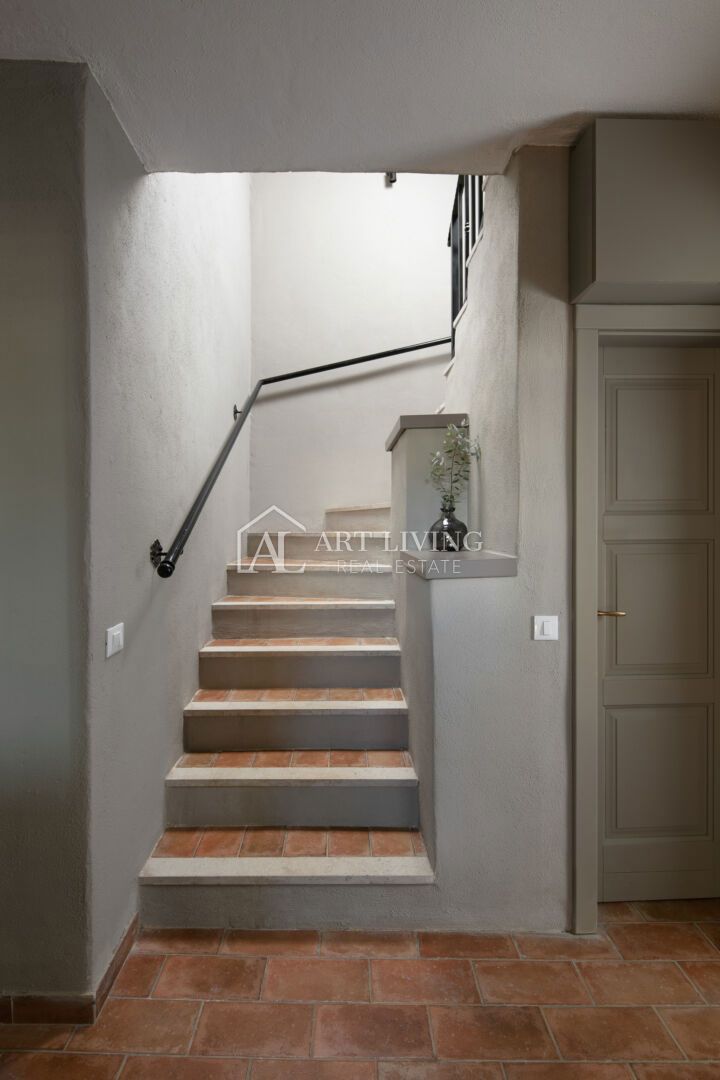 Parenzo, dintorni - lussuosa villa rustica con piscina - OCCASIONE