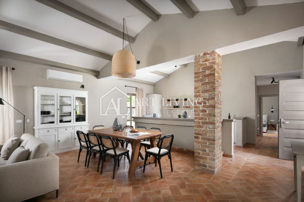 Parenzo, dintorni - lussuosa villa rustica con piscina - OCCASIONE