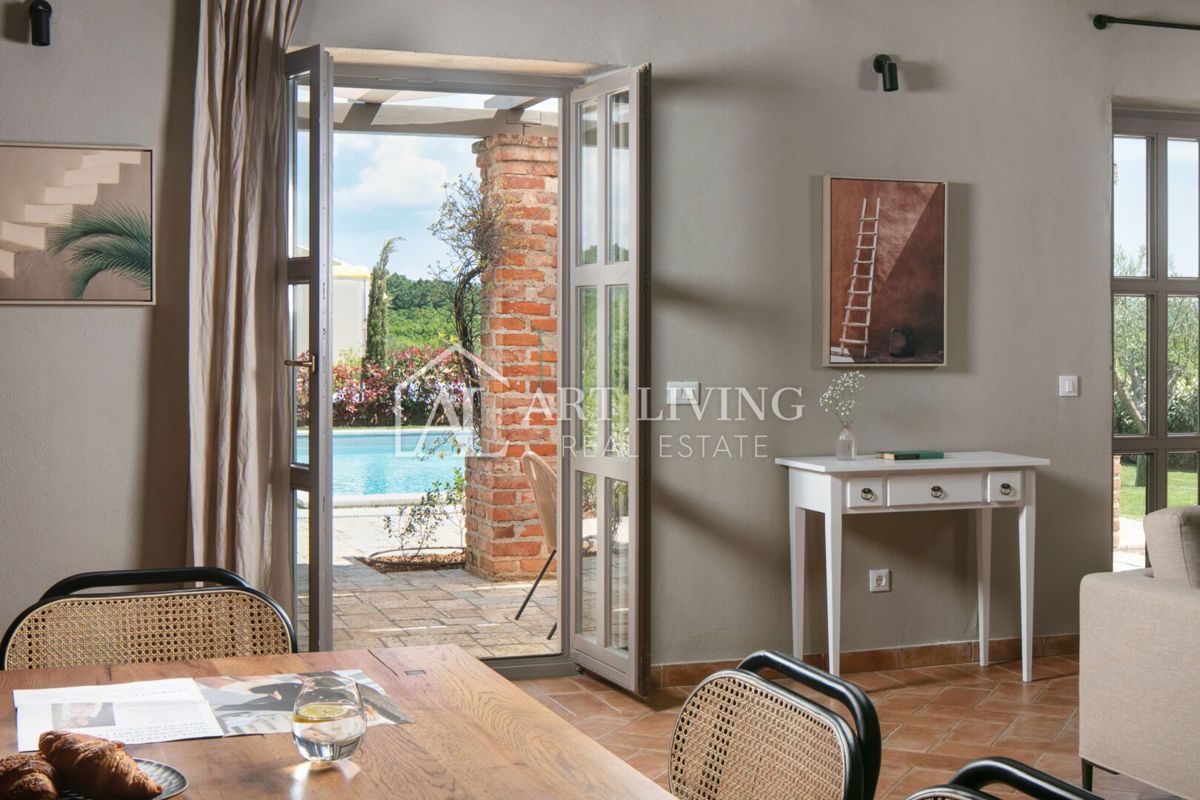 Parenzo, dintorni - lussuosa villa rustica con piscina - OCCASIONE