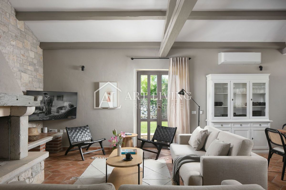 Parenzo, dintorni - lussuosa villa rustica con piscina - OCCASIONE