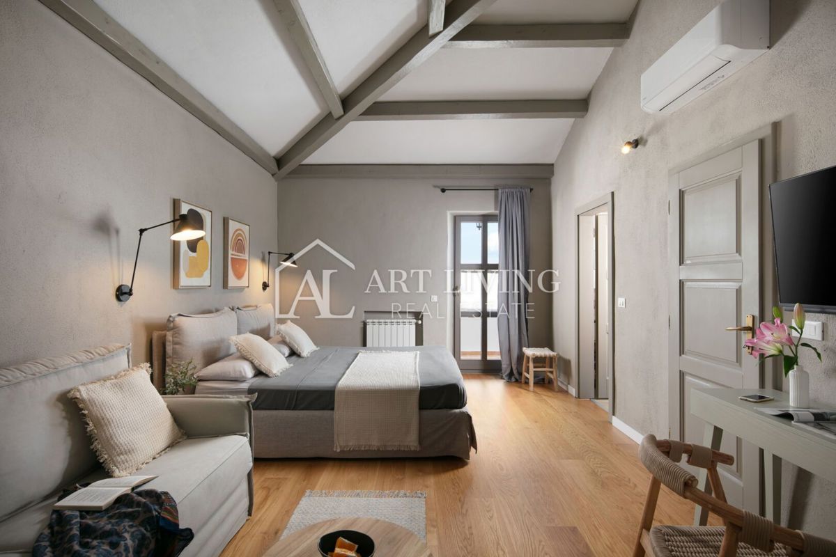 Parenzo, dintorni - lussuosa villa rustica con piscina - OCCASIONE