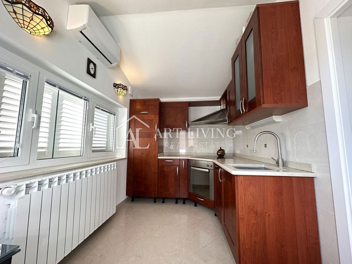 Umago, dintorni - grazioso appartamento con due camere da letto in una posizione tranquilla e bellissima