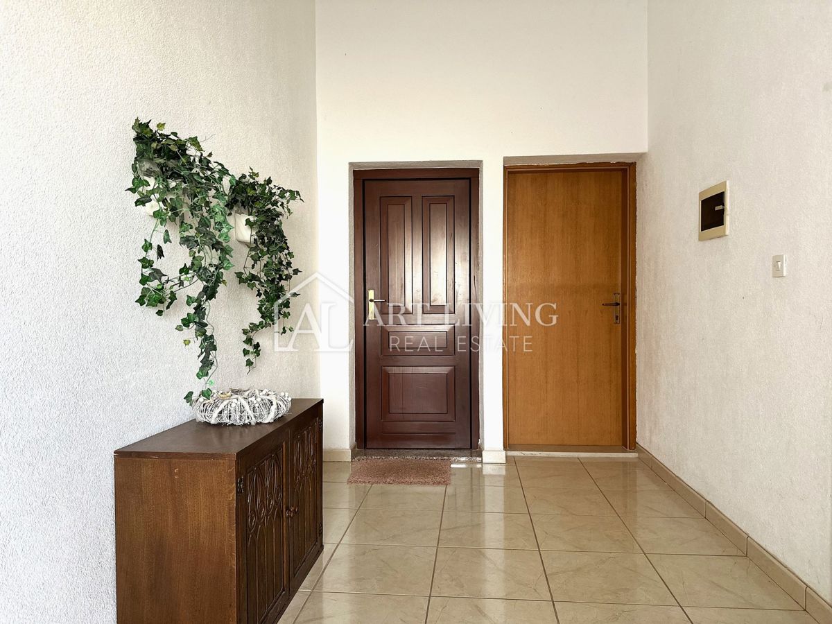 Umago, dintorni - grazioso appartamento con due camere da letto in una posizione tranquilla e bellissima