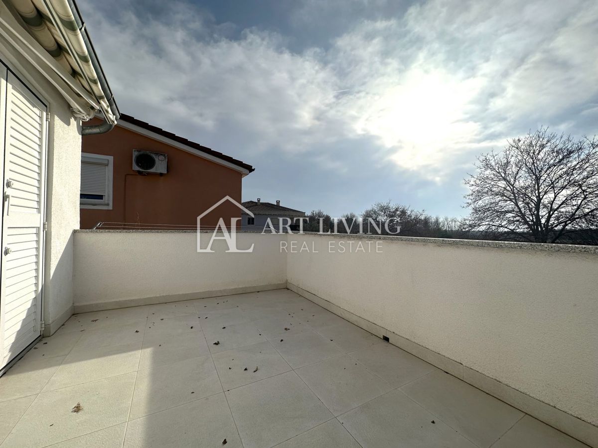 Umago, dintorni - grazioso appartamento con due camere da letto in una posizione tranquilla e bellissima