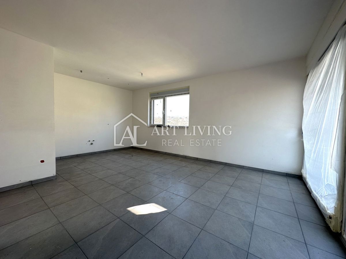 Parenzo, dintorni - appartamento con tre camere da letto e terrazza sul tetto, 90 m2 - OCCASIONE