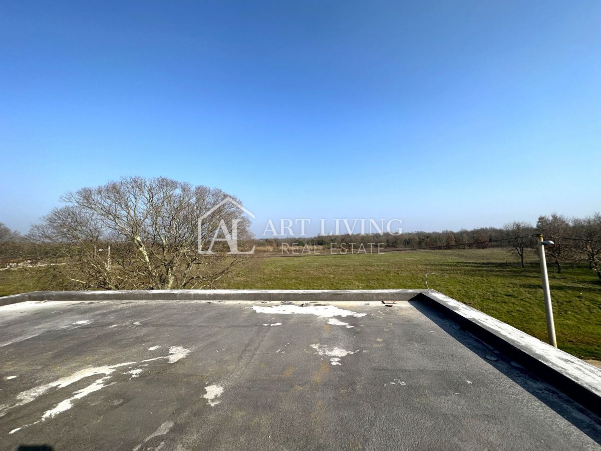 Parenzo, dintorni - appartamento con tre camere da letto e terrazza sul tetto, 90 m2 - OCCASIONE