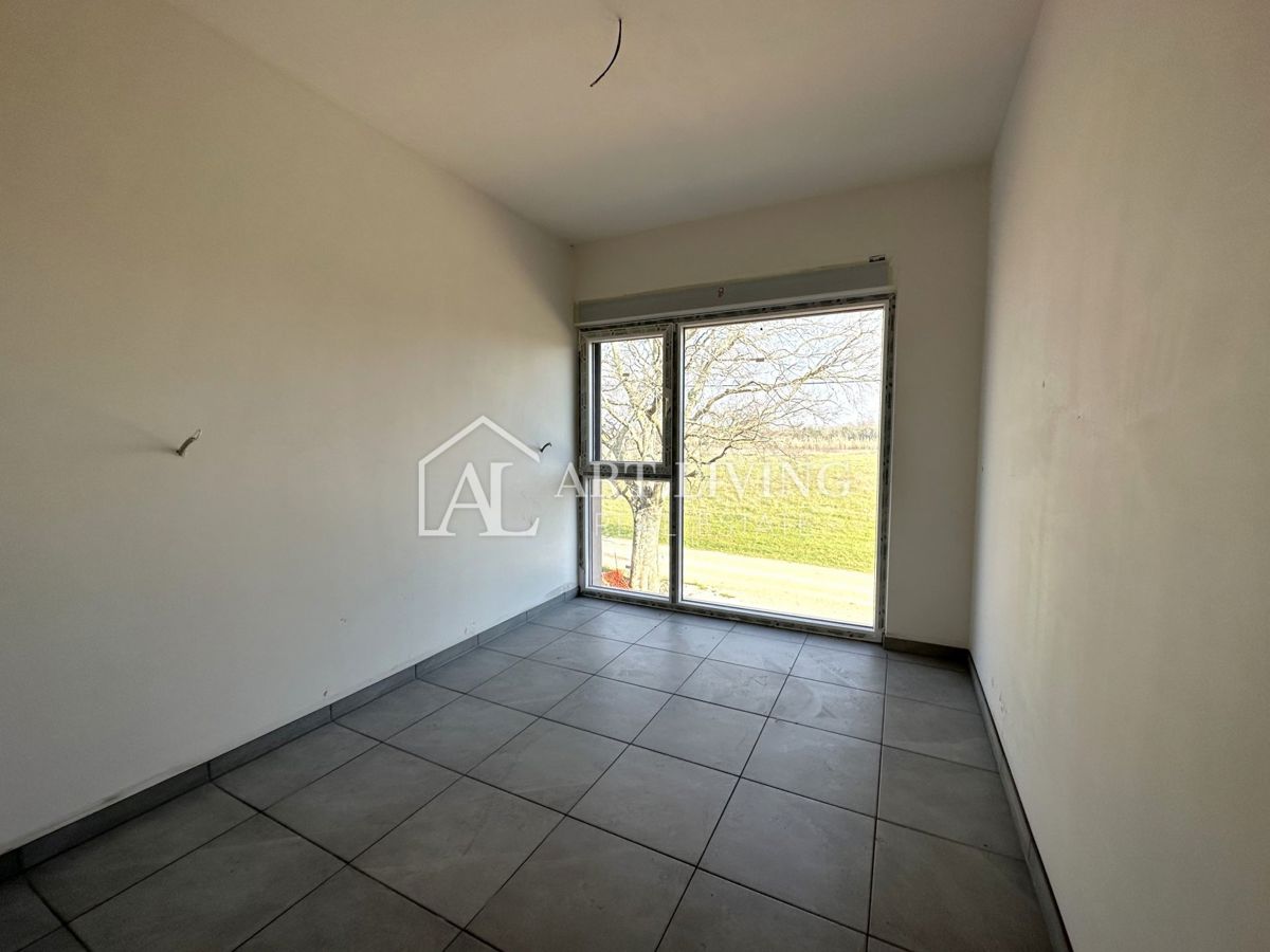 Parenzo, dintorni - appartamento con tre camere da letto e terrazza sul tetto, 90 m2 - OCCASIONE