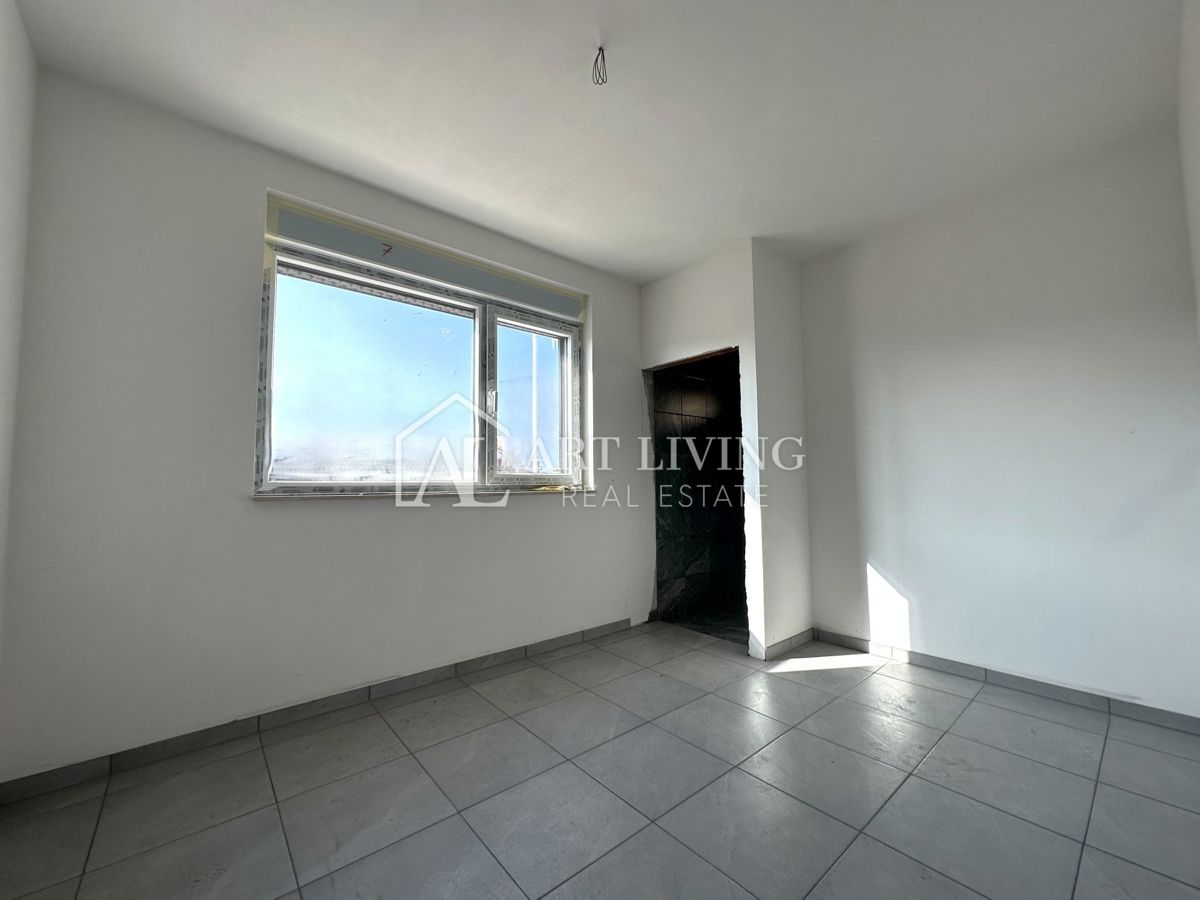 Parenzo, dintorni - appartamento con tre camere da letto e terrazza sul tetto, 90 m2 - OCCASIONE