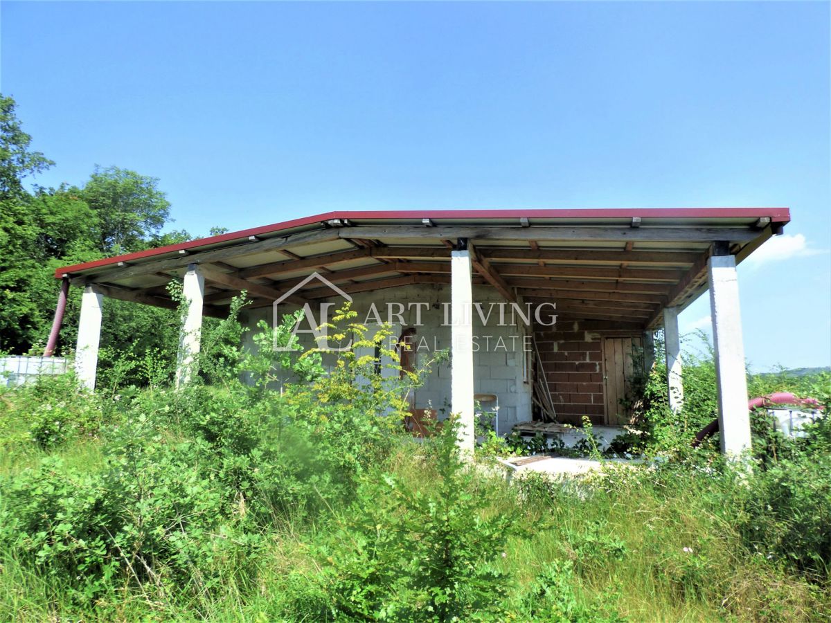 Verteneglio, attraente terreno agricolo di 31000 m2 con vista aperta