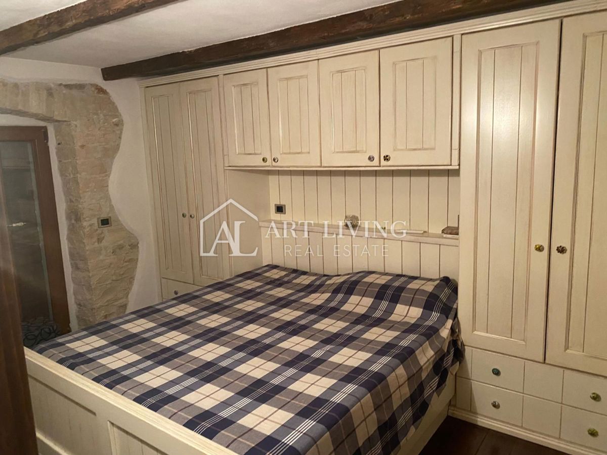 Istria, Parenzo, dintorni - graziosa casa in stile istriano a soli 1500 metri dal mare