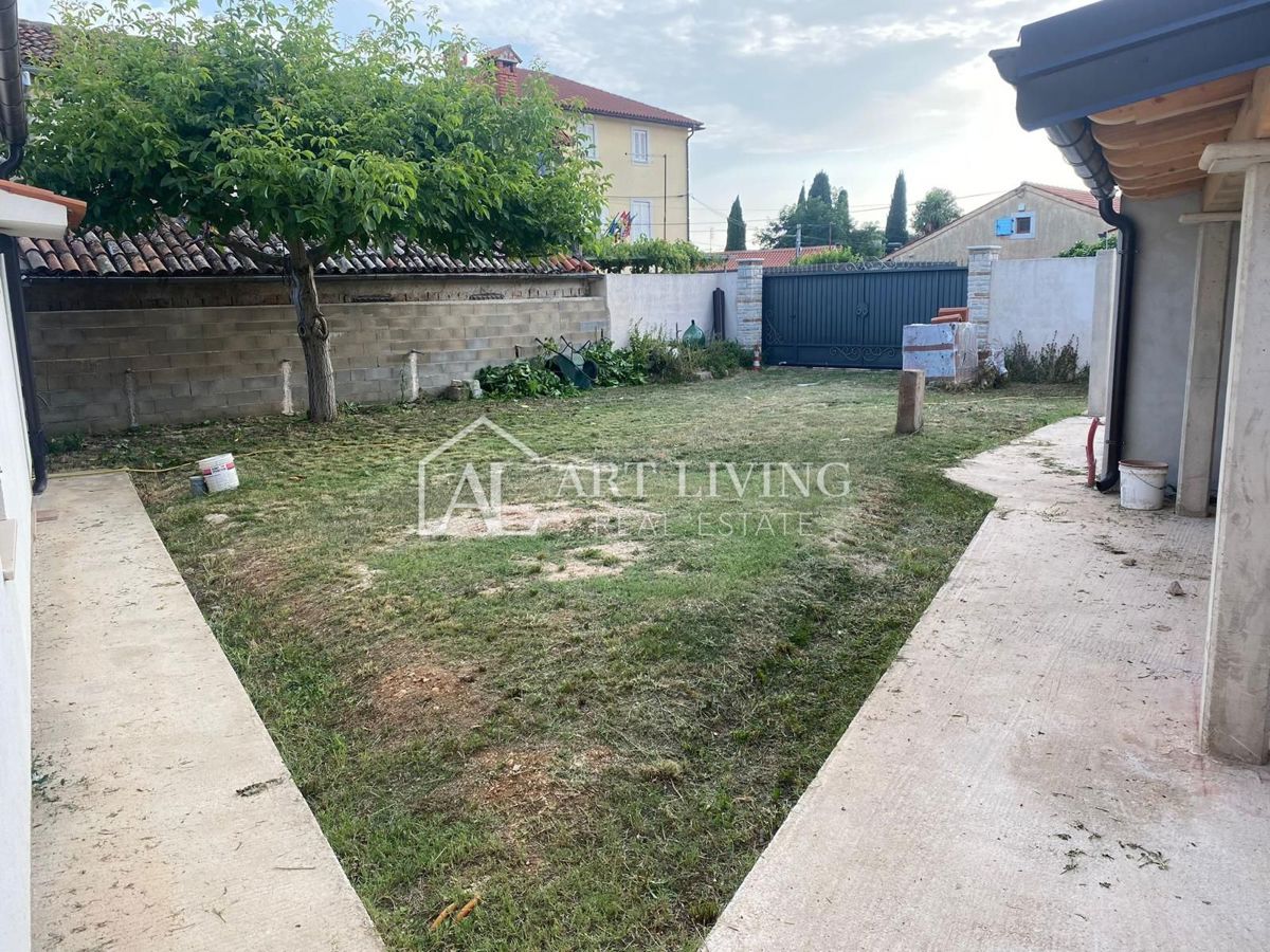 Istria, Parenzo, dintorni - graziosa casa in stile istriano a soli 1500 metri dal mare