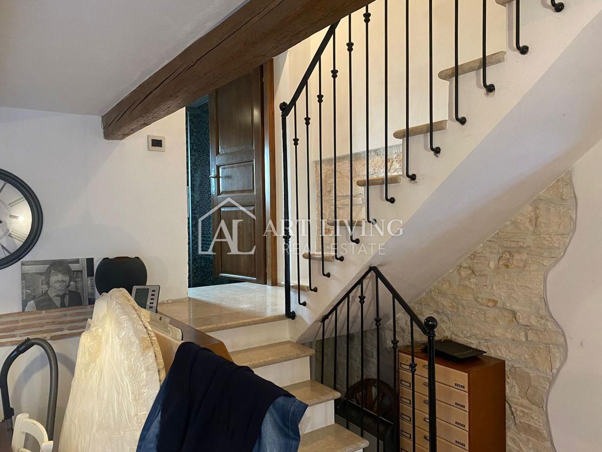 Istria, Parenzo, dintorni - graziosa casa in stile istriano a soli 1500 metri dal mare