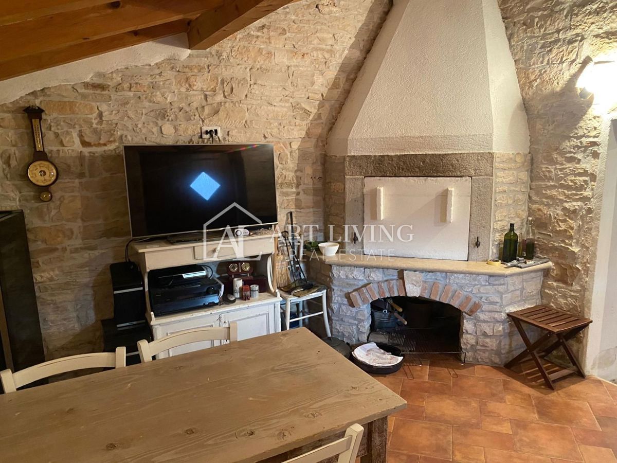 Istria, Parenzo, dintorni - graziosa casa in stile istriano a soli 1500 metri dal mare