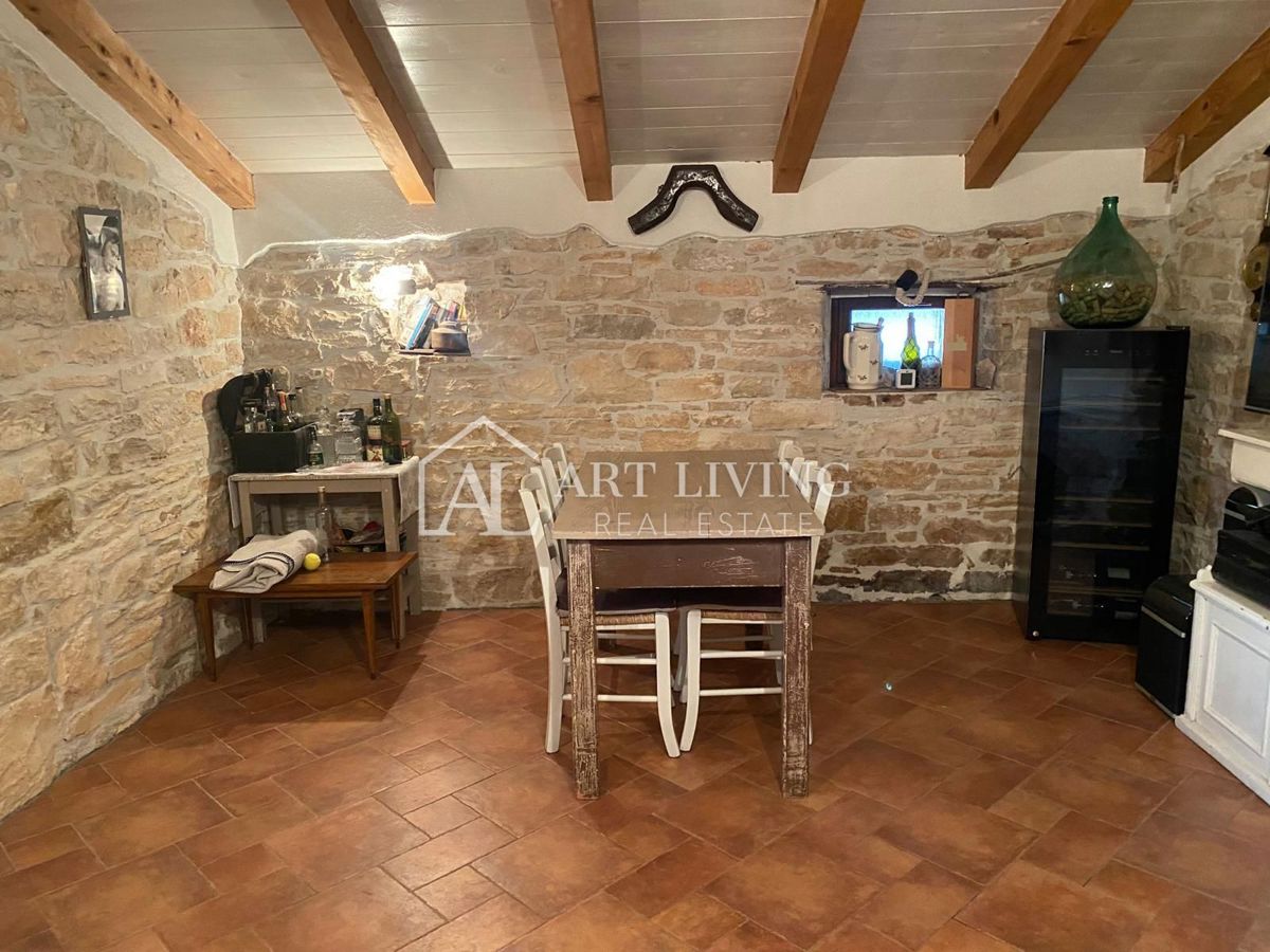 Istria, Parenzo, dintorni - graziosa casa in stile istriano a soli 1500 metri dal mare