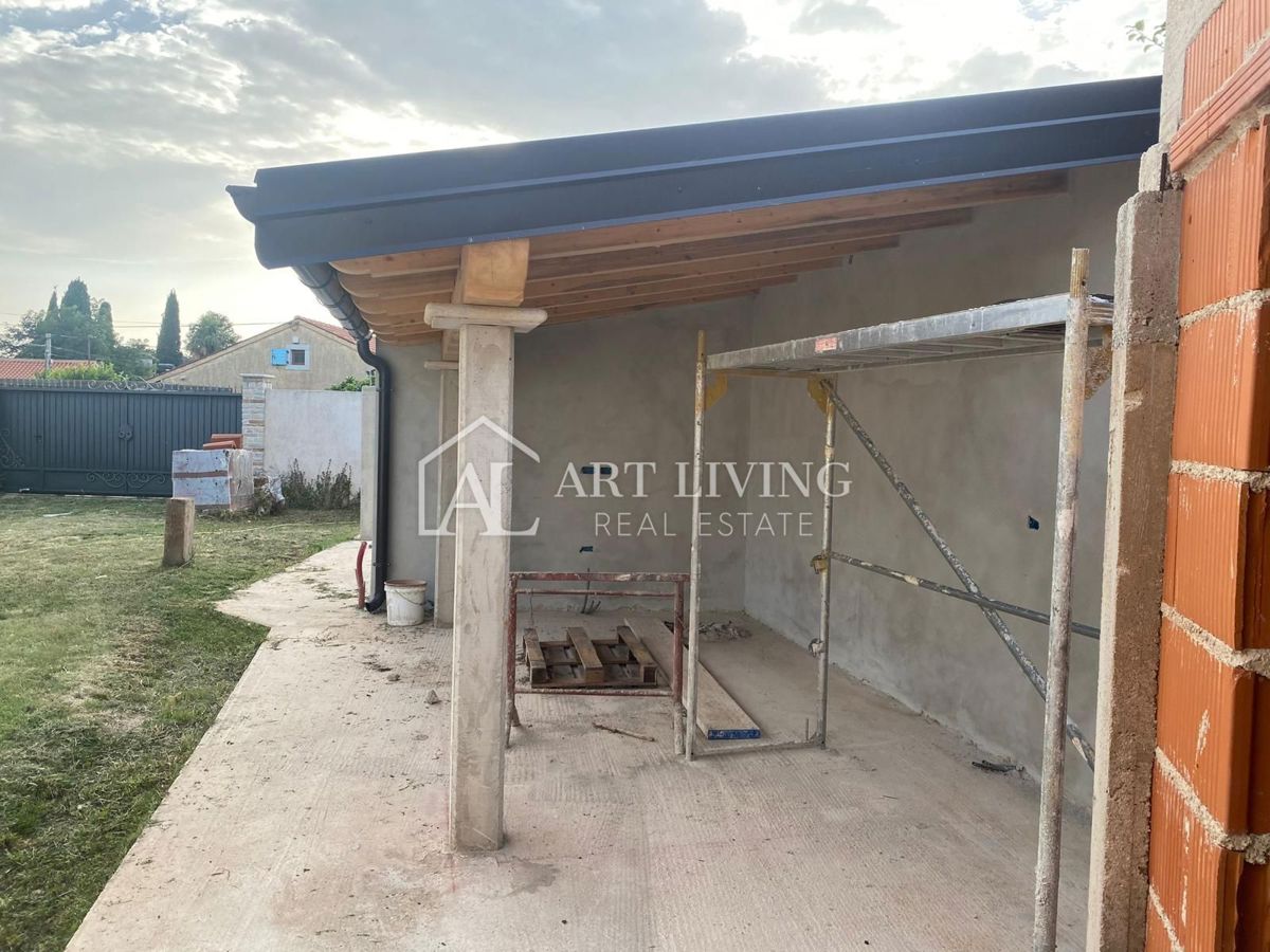 Istria, Parenzo, dintorni - graziosa casa in stile istriano a soli 1500 metri dal mare