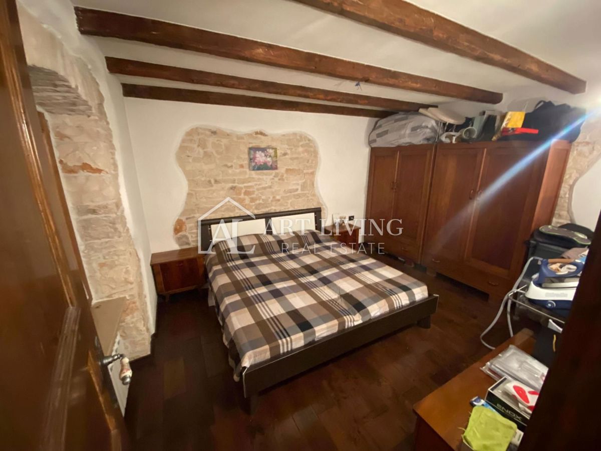 Istria, Parenzo, dintorni - graziosa casa in stile istriano a soli 1500 metri dal mare
