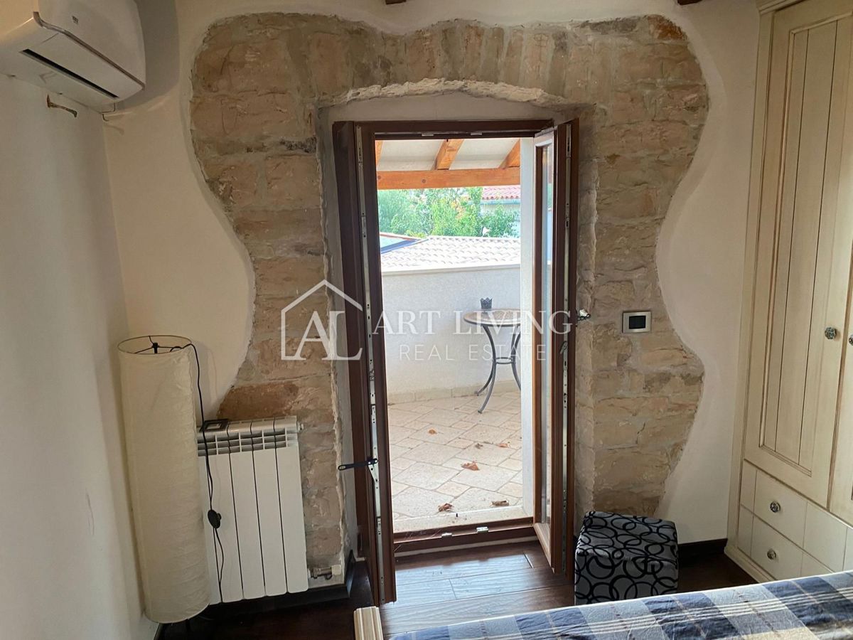 Istria, Parenzo, dintorni - graziosa casa in stile istriano a soli 1500 metri dal mare