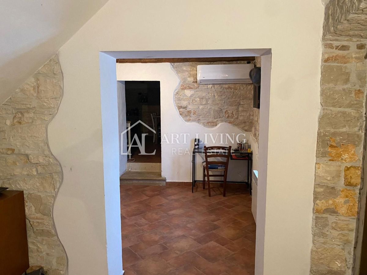 Istria, Parenzo, dintorni - graziosa casa in stile istriano a soli 1500 metri dal mare