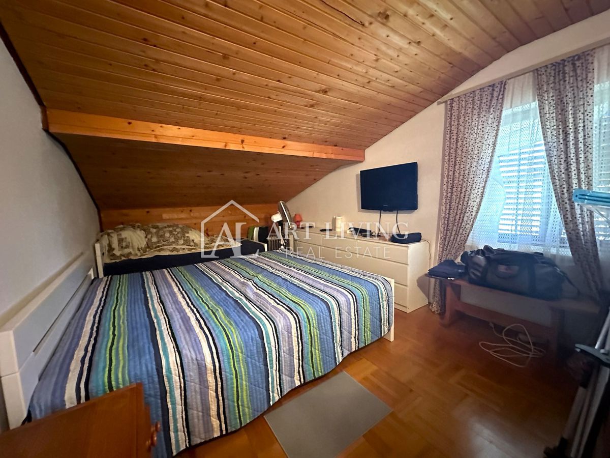 Istria, Umago, dintorni - casa bifamiliare in posizione tranquilla, a 300 m dal mare