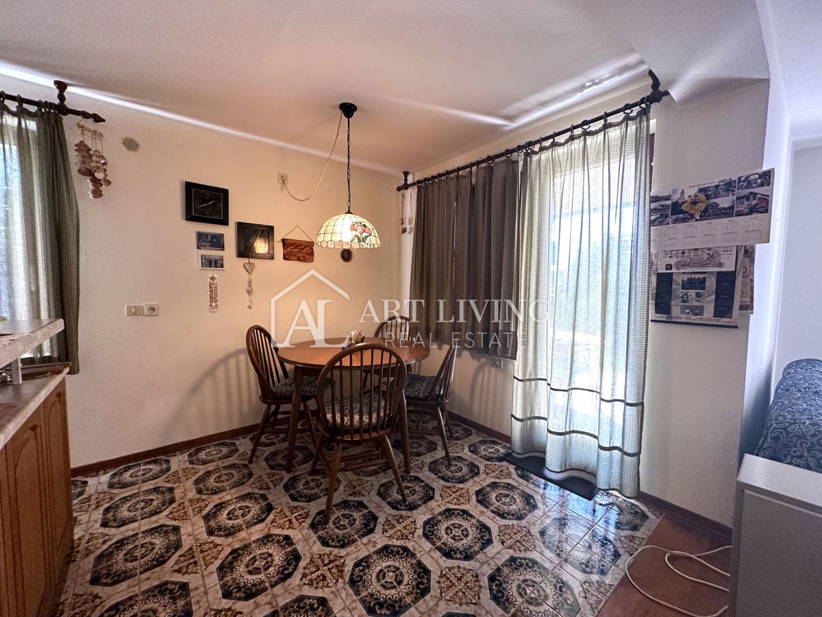 Istria, Umago, dintorni - casa bifamiliare in posizione tranquilla, a 300 m dal mare