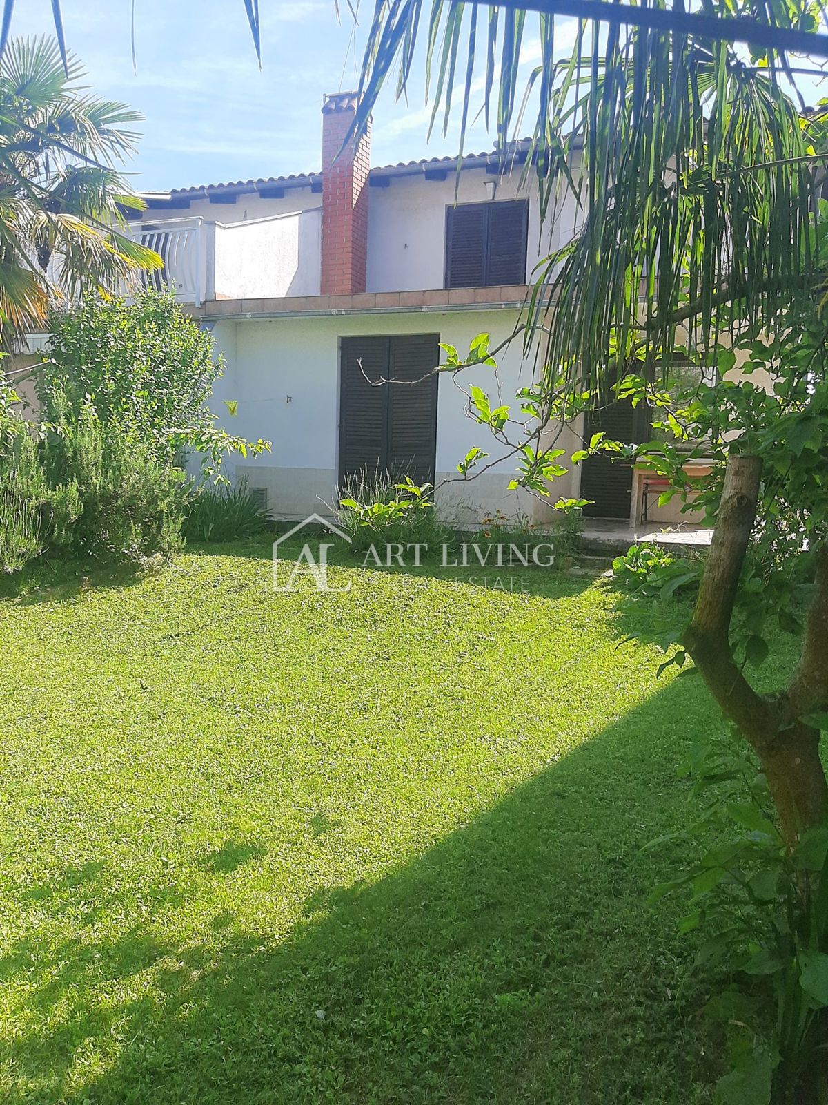 Istria, Umago, dintorni - casa bifamiliare in posizione tranquilla, a 300 m dal mare