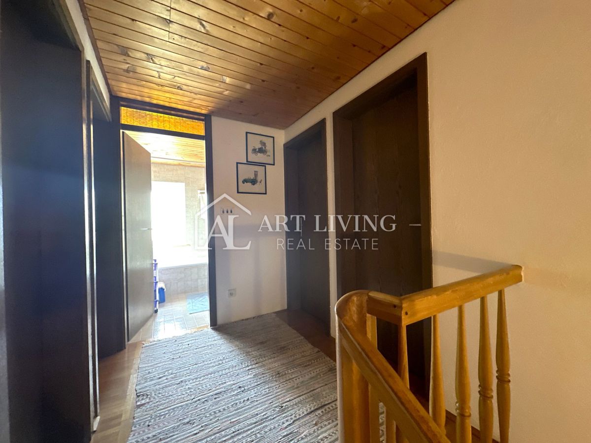 Istria, Umago, dintorni - casa bifamiliare in posizione tranquilla, a 300 m dal mare
